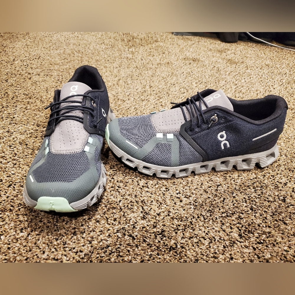 On Cloud 5 Size 8 Women's Shoes